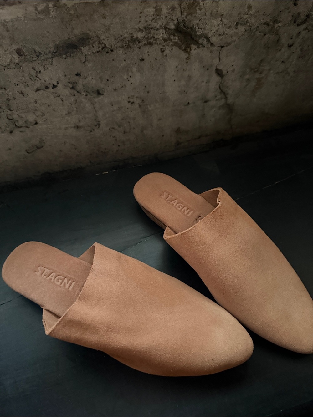 STAGNI Tan Suede Slip-On Mules